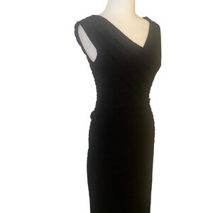 Adrianna Papell Black Sleeveless V Neck Ruched Sheath Dress Size 6